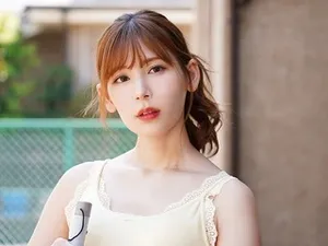 Con đĩ vớ lưới liếm liên tục trong phòng tắm và cuối cùng nổ tung trực tiếp